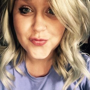 Meet your Posher, Carli